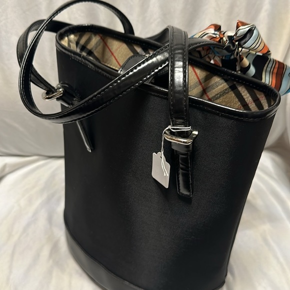 EUC Authentic Burberrys Blue Label Bucket Bag. Hardly used. Beautiful Bag - Picture 3 of 9